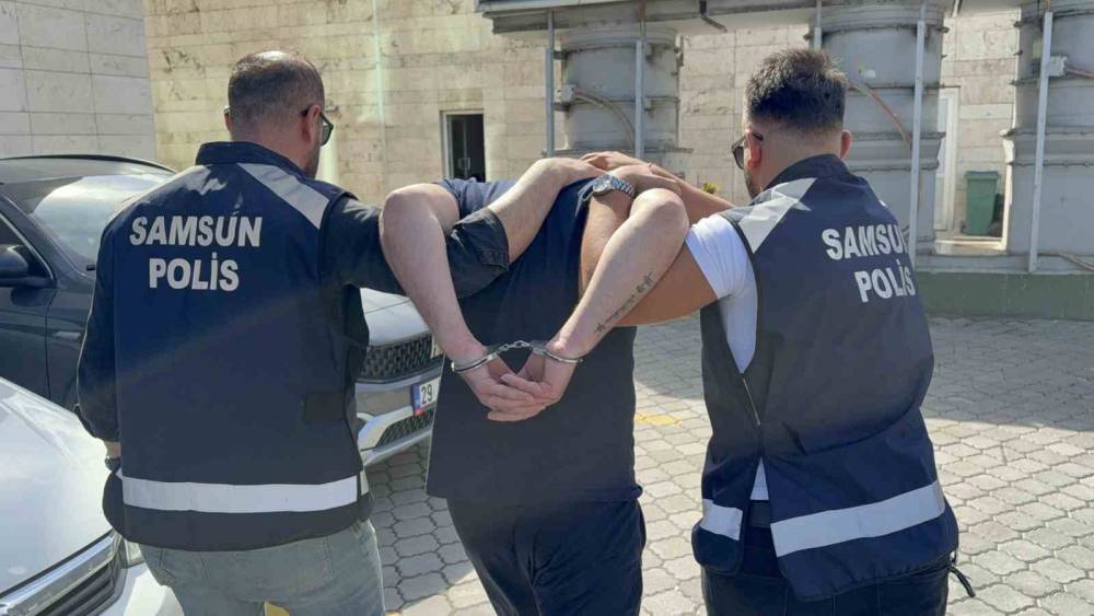 Aranan şahıs saklandığı gardıropta yakalandı
