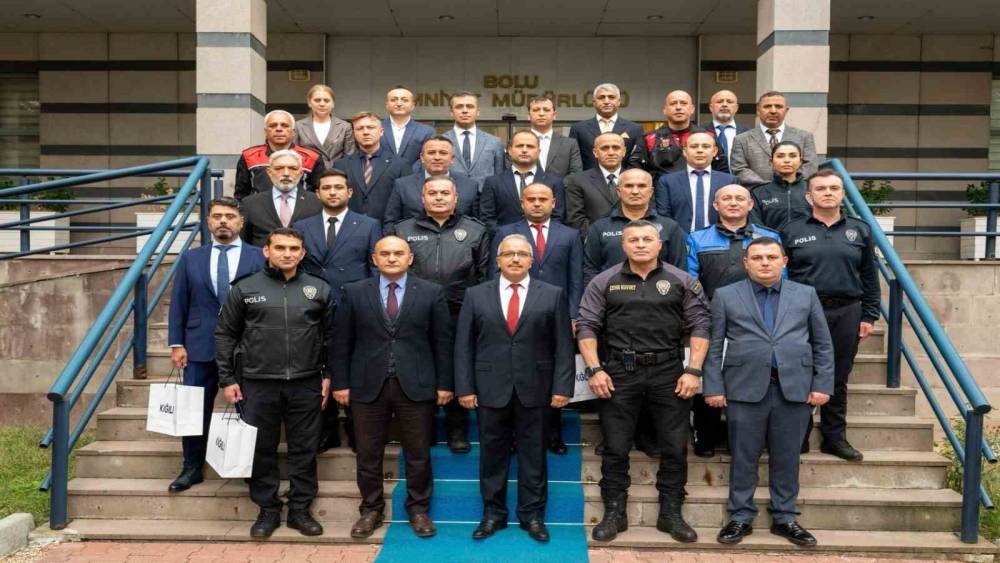 Bolu&rsquo;da başarılı emniyet personeli &ouml;d&uuml;llendirildi
