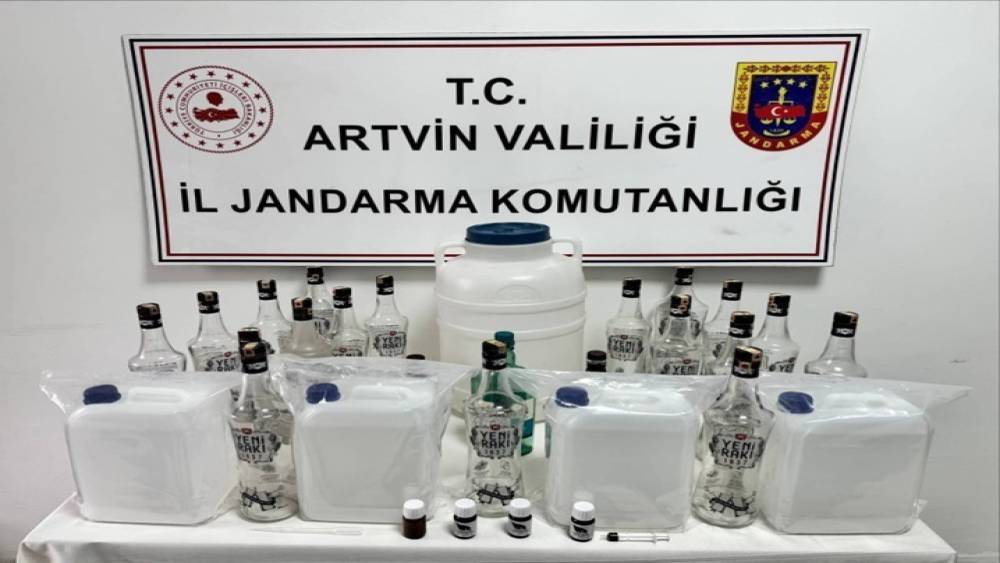 Artvin&rsquo;de ka&ccedil;ak&ccedil;ılıkla m&uuml;cadelede 11 ş&uuml;pheli yakalandı
