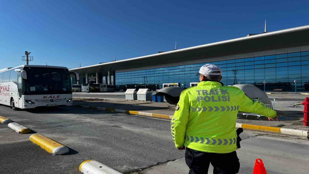 Yolcu gibi bindiler, kural ihlalini affetmediler
