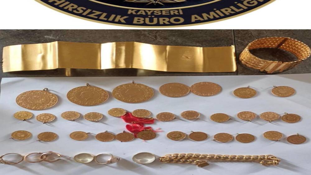 İkametten 1 milyon 700 bin TL&rsquo;lik ziynet eşyası &ccedil;aldılar: 2 kişi tutuklandı
