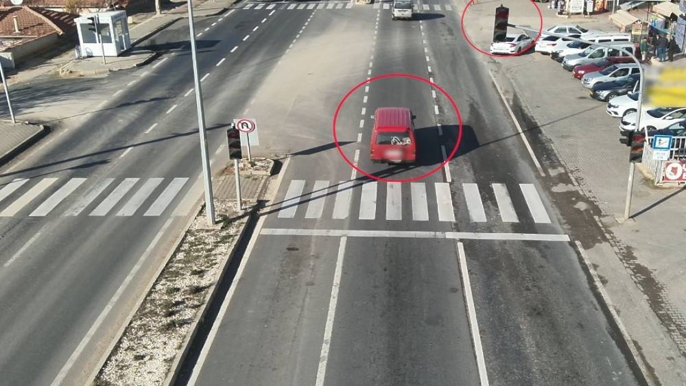 Kırşehir&rsquo;de dron destekli kırmızı ışık denetimi: 26 saniyede 7 ihlal
