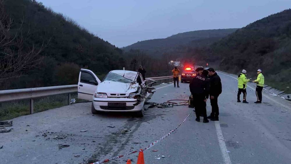 İstanbul&rsquo;da iftar saatinde feci kaza: 1 &ouml;l&uuml;, 2 yaralı
