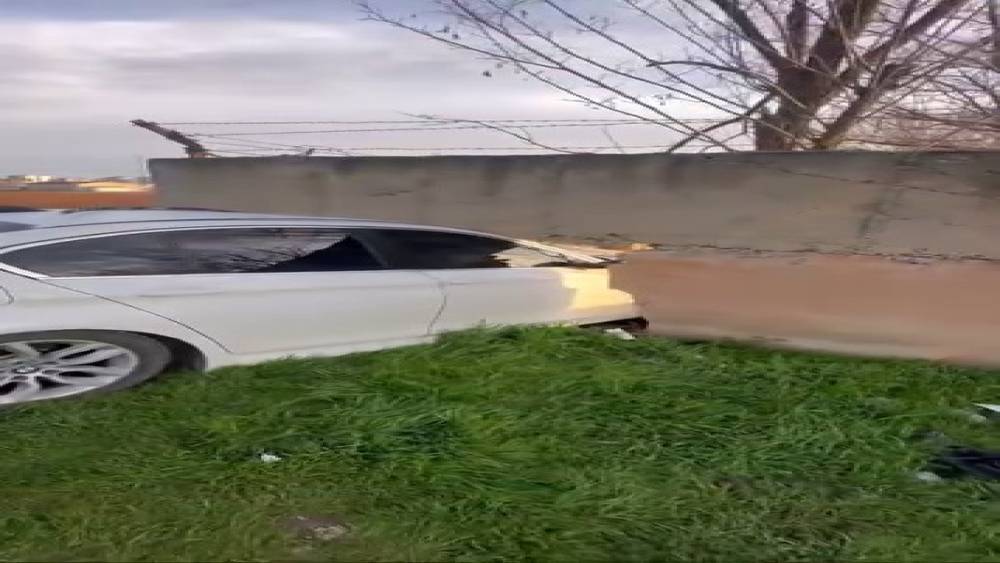 Batman&rsquo;da otomobil ihata duvarına &ccedil;arptı: 1 yaralı
