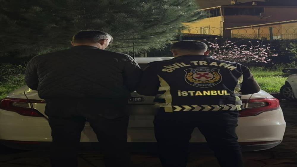 K&uuml;&ccedil;&uuml;k&ccedil;ekmece&rsquo;de ters y&ouml;nde giden s&uuml;r&uuml;c&uuml;ye 31 bin lira ceza
