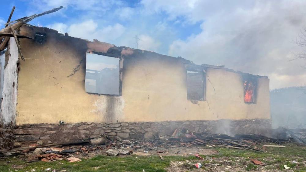 K&uuml;tahya&rsquo;da sobadan &ccedil;ıkan yangında yaşlı kadın hayatını kaybetti
