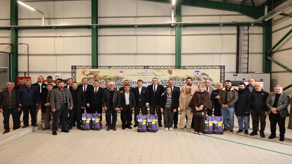 Amasya&rsquo;da &ccedil;ift&ccedil;ilere 16 bin kilo yonca tohumu desteği
