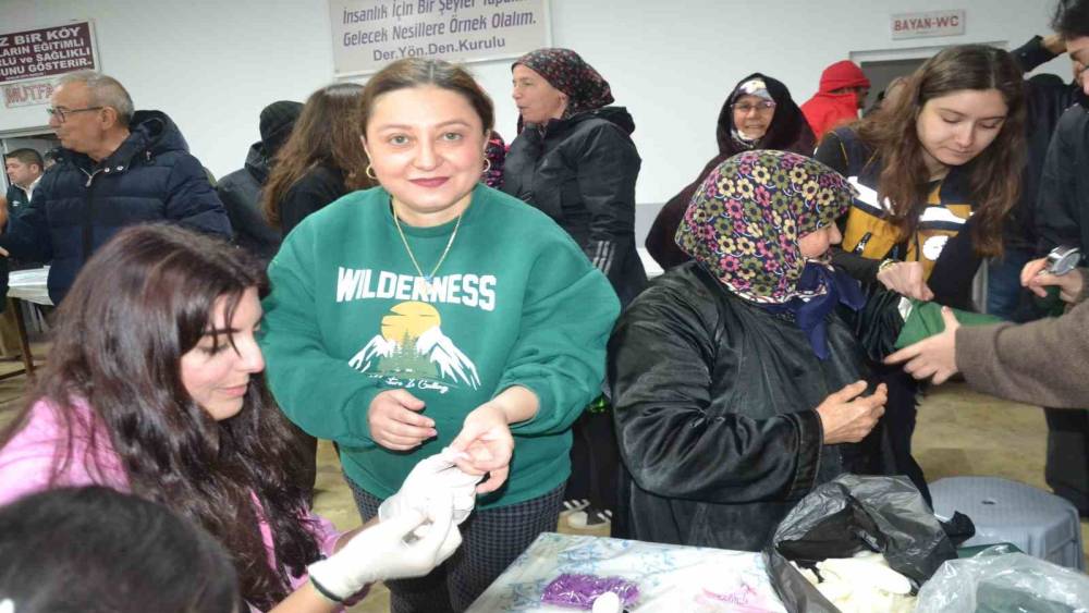 &Uuml;niversiteli sağlık &ouml;ğrencilerinden k&ouml;yde sağlık taraması
