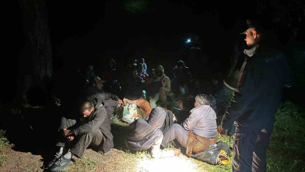 Balıkesir&rsquo;de 29 d&uuml;zensiz g&ouml;&ccedil;men yakalandı
