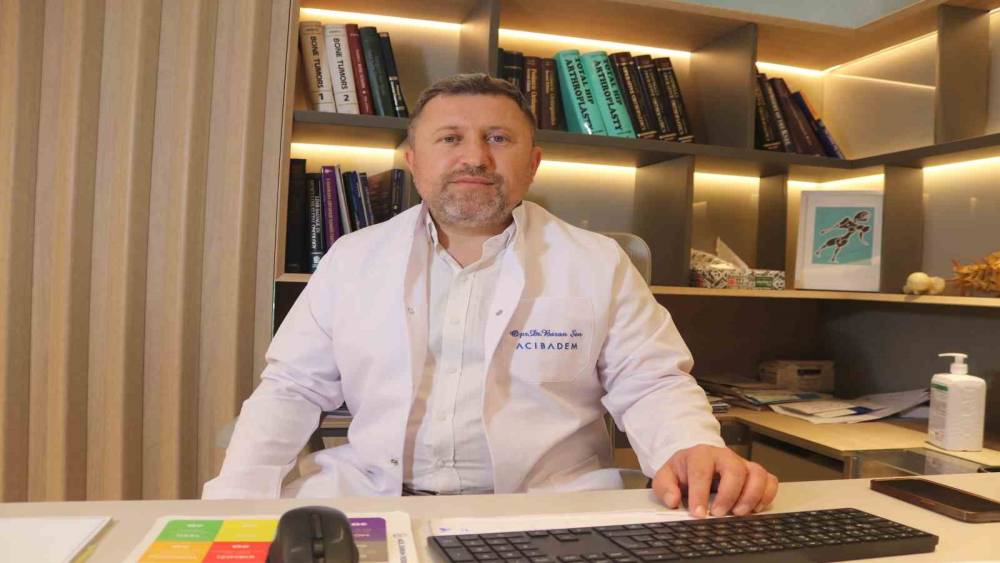 &Ccedil;ıplak ayakla yapılan plaj sporu ciddi sakatlığa yol a&ccedil;abilir
