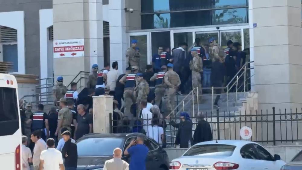Şanlıurfa&rsquo;da dev uyuşturucu operasyonu: 69 g&ouml;zaltı
