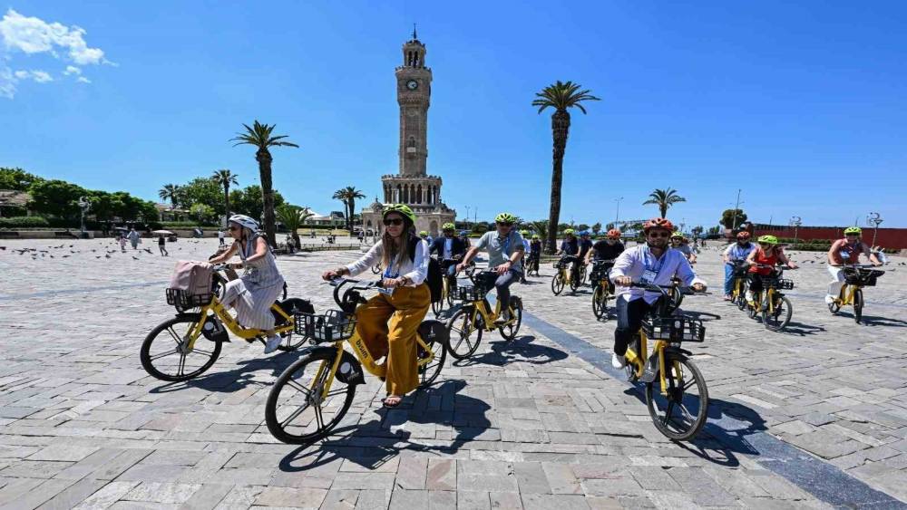İzmir&rsquo;de fuarcılığın uluslararası liderleri buluştu
