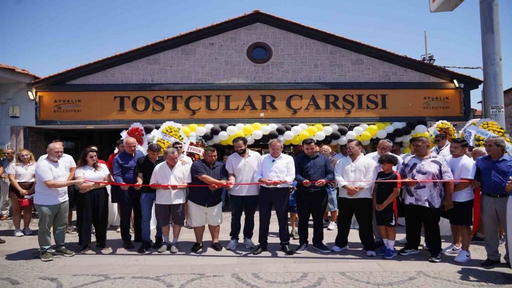 Tarihi Ayvalık Tost&ccedil;ular &Ccedil;arşısında &ouml;rnek  iş birliği
