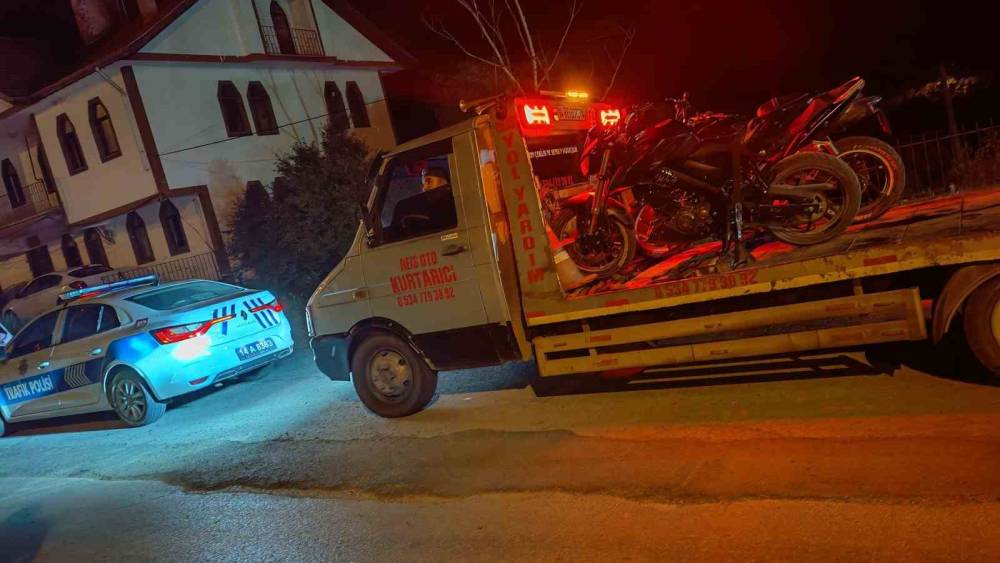 Mudurnu&rsquo;da kural tanımaz motosikletlilere ge&ccedil;it yok: 2 ara&ccedil; trafikten men edildi
