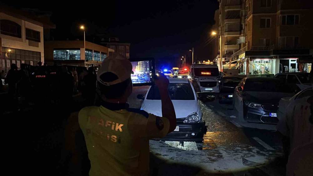Konya&rsquo;da otomobiller &ccedil;arpıştı: 6 yaralı
