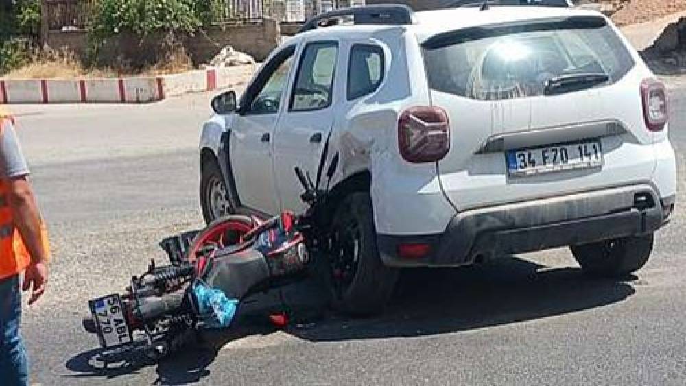 Siirt&rsquo;te otomobil ile motosiklet &ccedil;arpıştı: 1 yaralı
