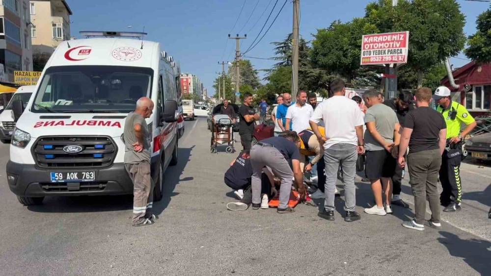 &Ccedil;erkezk&ouml;y&rsquo;de &ccedil;arpışan motosiklet s&uuml;r&uuml;c&uuml;lerinden biri yaralandı
