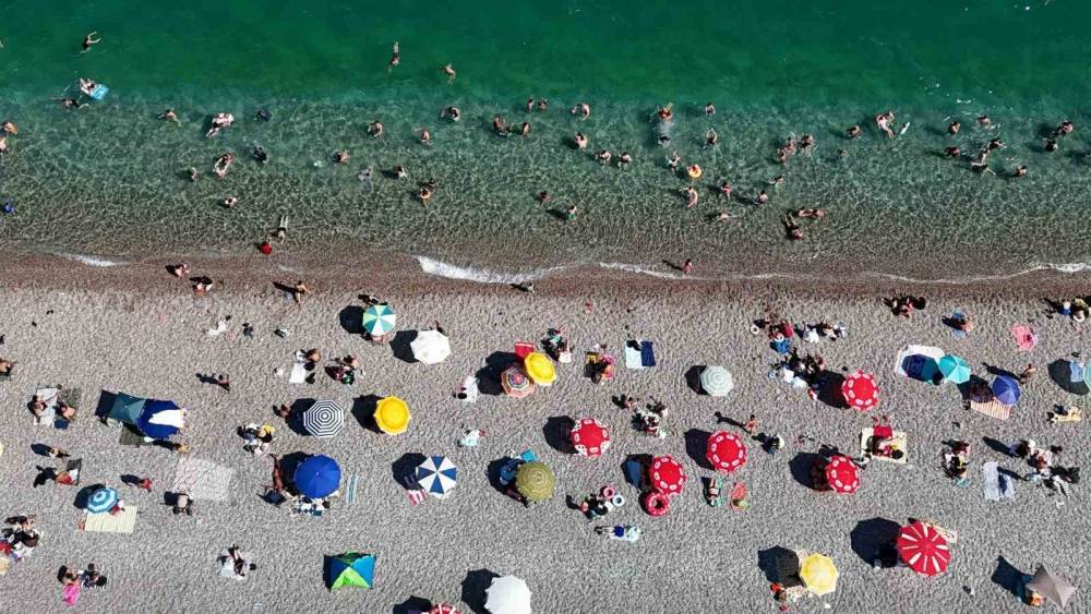 Antalya&rsquo;ya 8 ayda 11 milyonun &uuml;zerinde turist geldi
