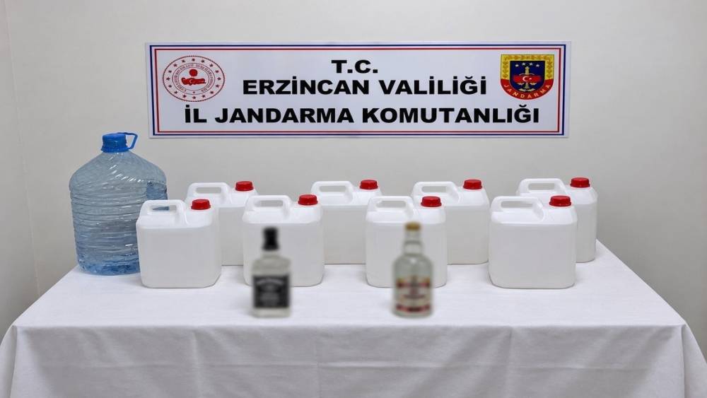 Erzincan&rsquo;da ka&ccedil;ak i&ccedil;ki operasyonunda 40 litre etil alkol ele ge&ccedil;irildi
