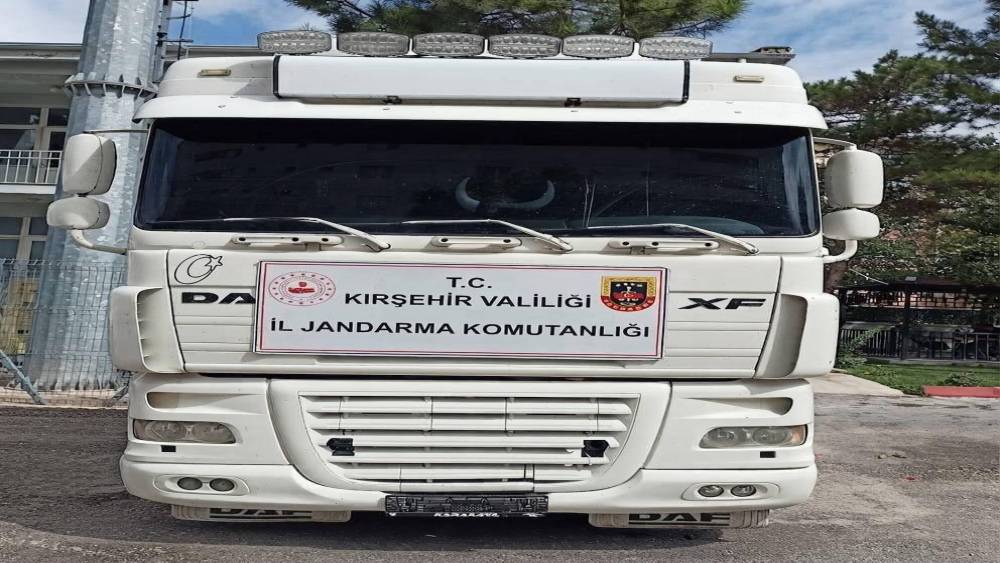 Şasesi değiştirilmiş tır yol kontrol&uuml;nde yakalandı
