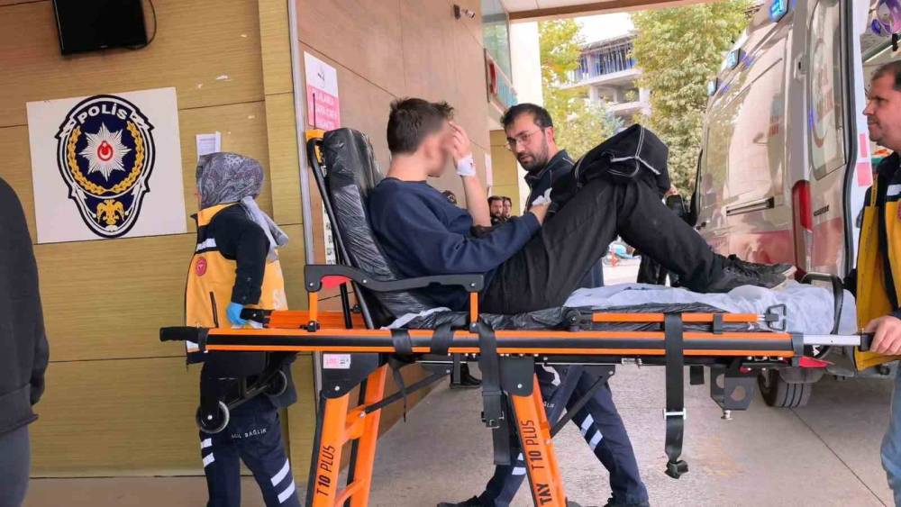 Motosikletini tamir ederken parmağı koptu
