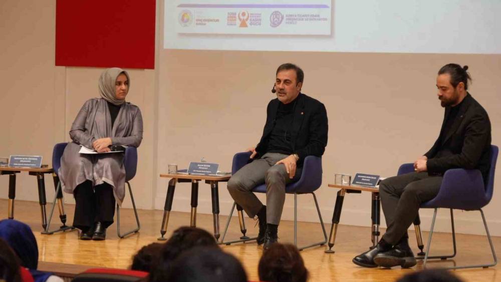 Başkan &Ouml;zt&uuml;rk: "D&uuml;nya değişiyor, kendinizi yenileyin"
