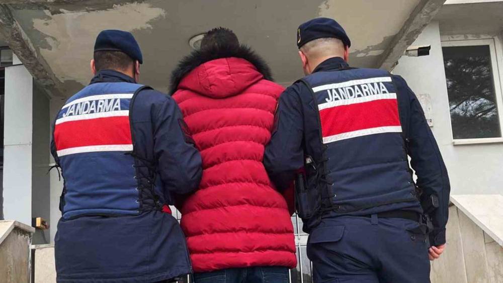 Kırıkkale&rsquo;de aranan 2 h&uuml;k&uuml;ml&uuml; yakalanarak cezaevine g&ouml;nderildi

