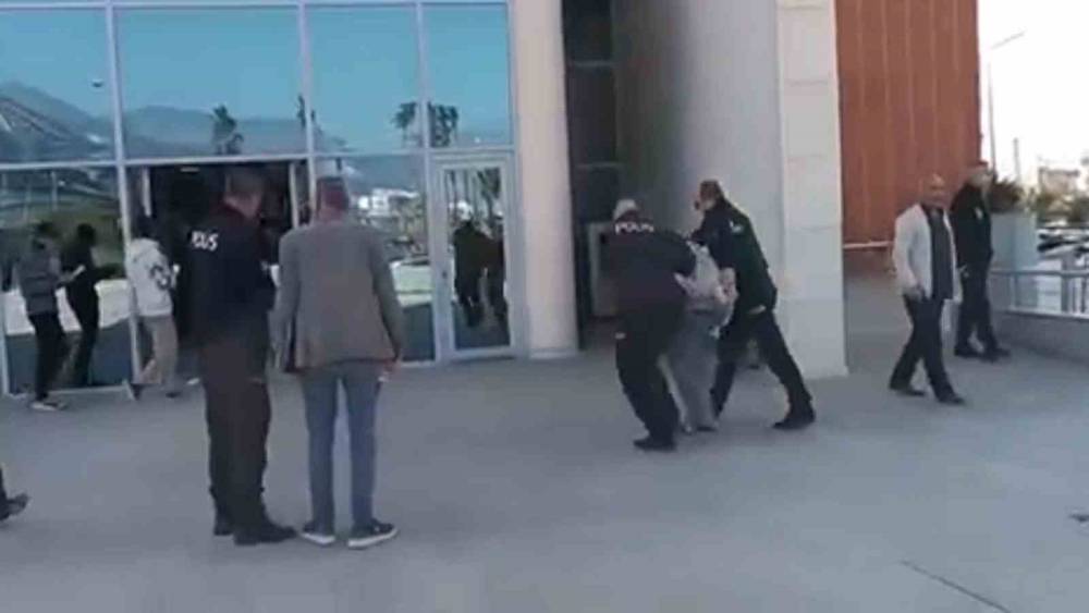 İskenderun&rsquo;da tehdit olayının ş&uuml;phelisi tutuklandı
