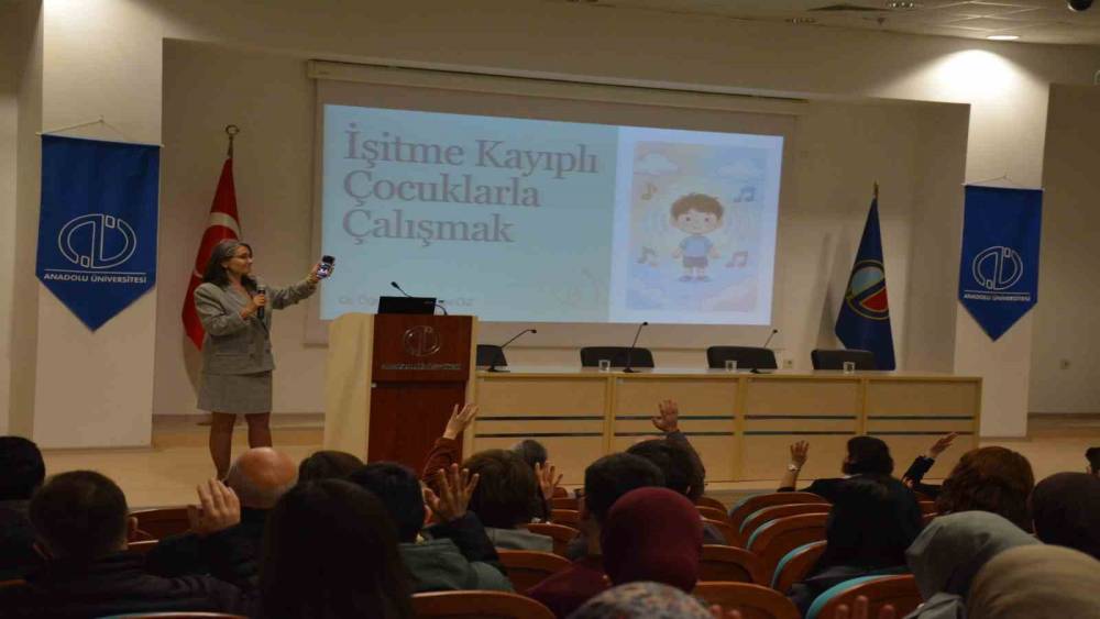 "İşitme Kayıplı &Ccedil;ocuklarla &Ccedil;alışma" semineri
