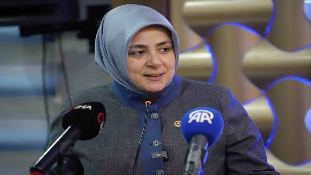 AK Parti Genel Merkez Kadın Kolları Başkanı Ercan: "Ateş &ccedil;emberine rağmen hizmetlerimize devam ediyoruz"
