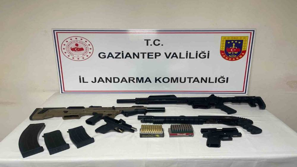 Gaziantep&rsquo;te 23 adet ruhsatsız silah ele ge&ccedil;irildi: 19 g&ouml;zaltı
