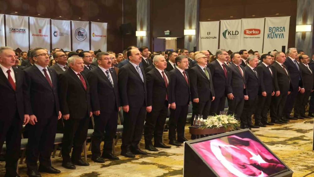 Tarım ve Orman Bakanı Yumaklı: "Sağlıklı ve g&uuml;venilir gıdaya giden yolda b&uuml;t&uuml;n s&uuml;re&ccedil;leri etkin politikalarımızla y&ouml;neteceğiz"
