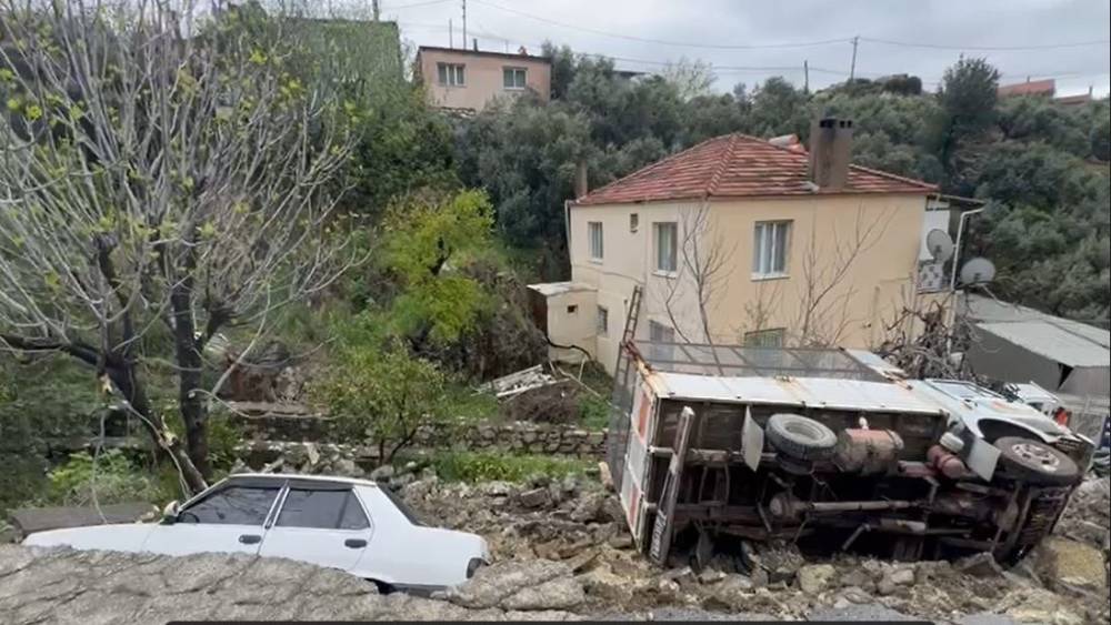 Aşırı yağışlar S&ouml;ke&rsquo;de hayatı olumsuz etkiliyor
