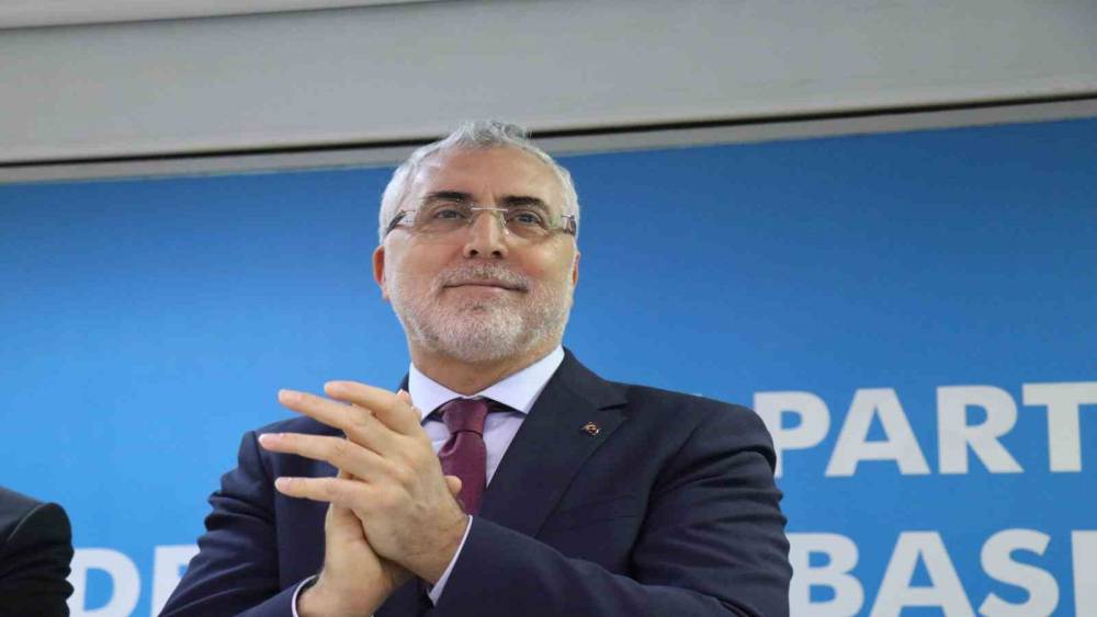 Bakan Işıkhan: "Devlet olarak T&uuml;rkiye&rsquo;yi risklerden korumak i&ccedil;in her t&uuml;rl&uuml; tedbiri alıyoruz"
