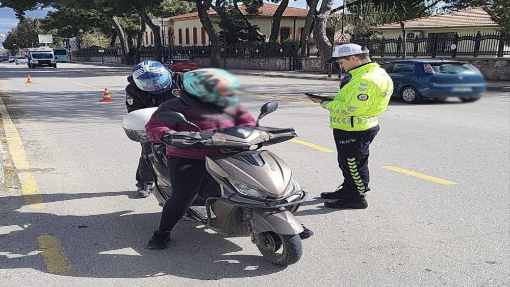 Manisa&rsquo;da motosiklet denetimi: 540 s&uuml;r&uuml;c&uuml;ye, 3 milyon 800 bin TL ceza
