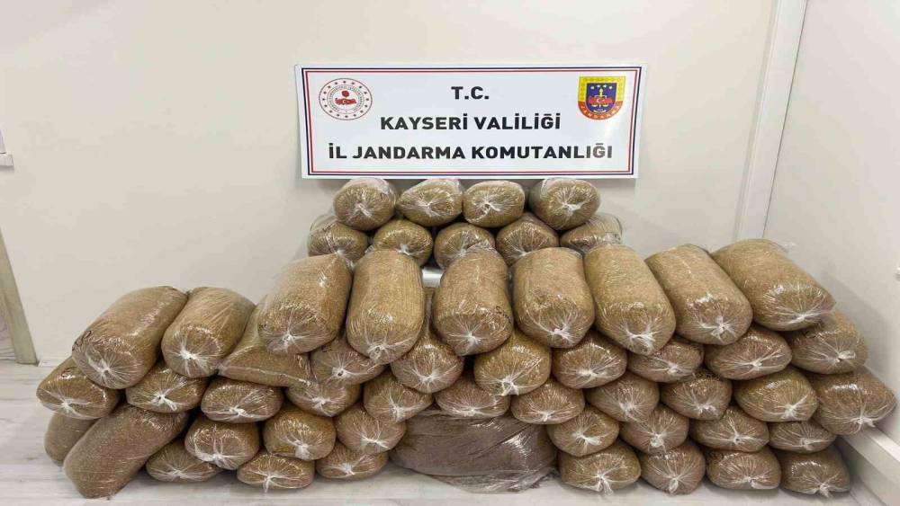 Yahyalı&rsquo;da 285 kilo bandrols&uuml;z t&uuml;t&uuml;n yakalandı
