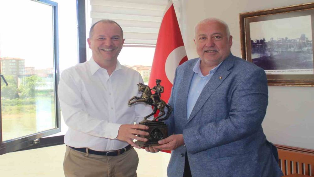 &Ccedil;arşamba&rsquo;da fındık hasadında yeni d&ouml;nem: Modern tarım makinesi tanıtıldı
