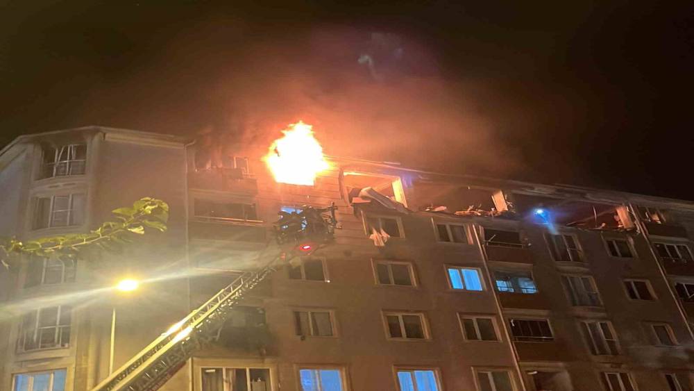 &Ccedil;orlu&rsquo;da doğal gaz kaynaklı patlama faciası: 2 &ouml;l&uuml;, 5 yaralı
