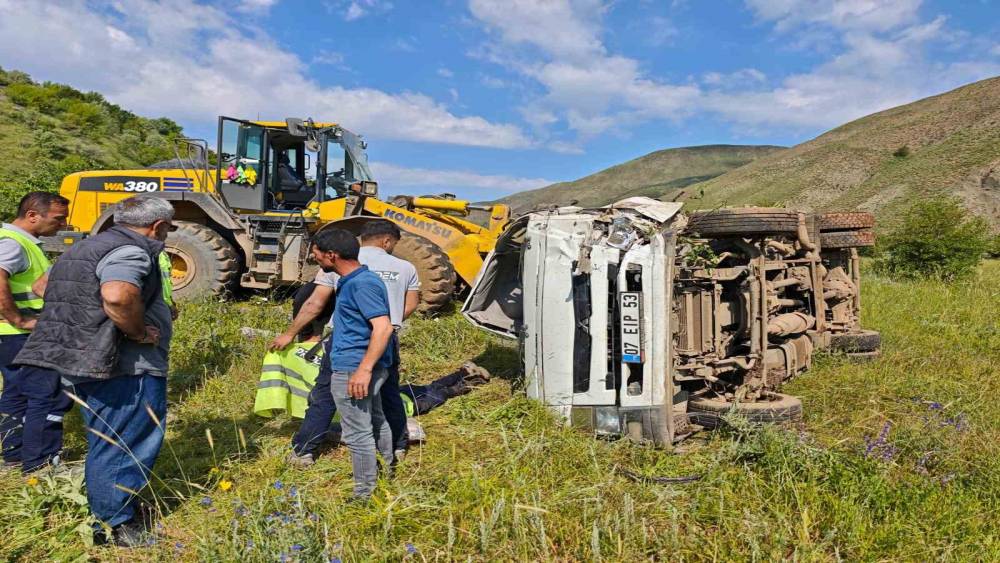 Bing&ouml;l&rsquo;de su tankeri devrildi: 2 yaralı

