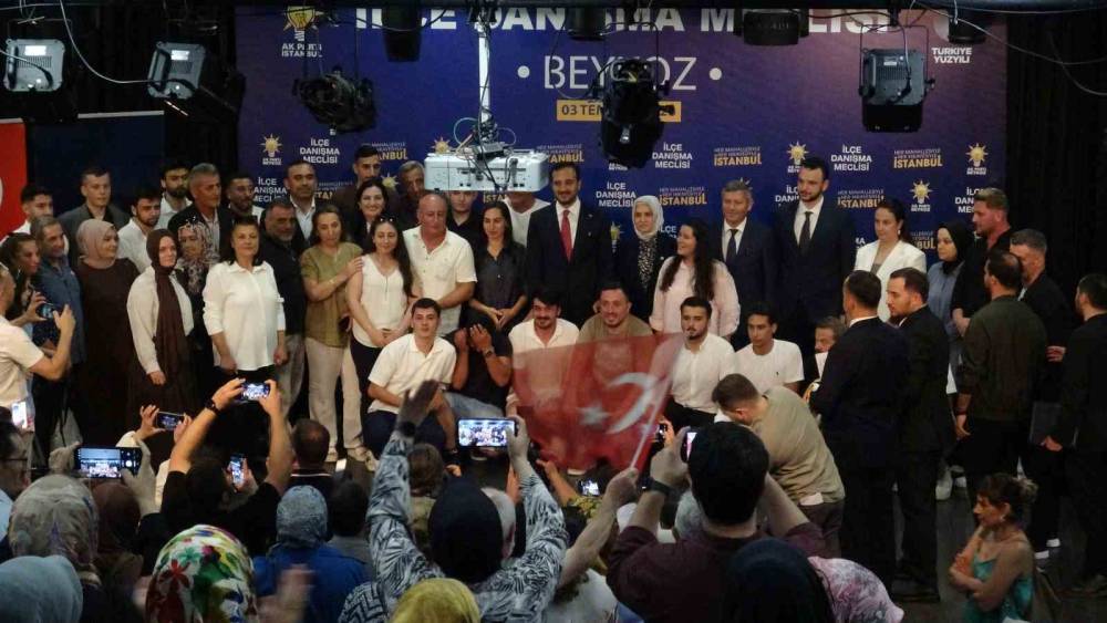 Beykoz&rsquo;da Bağımsız meclis &uuml;yesi Eseng&uuml;l Yılmaz G&uuml;l, AK Parti&rsquo;ye katıldı
