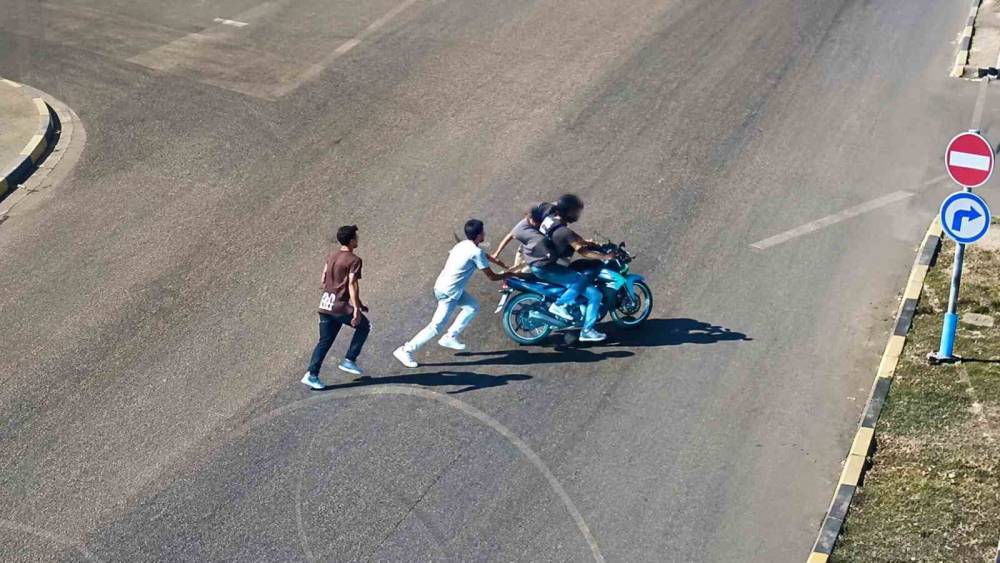 D&uuml;zce&rsquo;de motosiklet &ccedil;alan 4 kişi yakalandı
