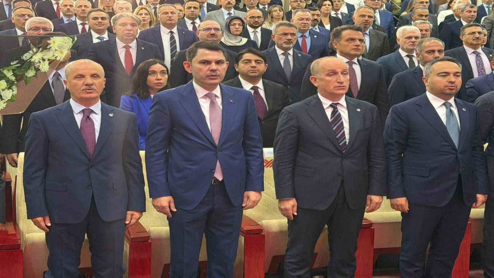 Bakan Kurum: "D&uuml;nyanın farklı b&ouml;lgelerinde devam eden savaşlar enerji arz g&uuml;venliğini tehdit ediyor"
