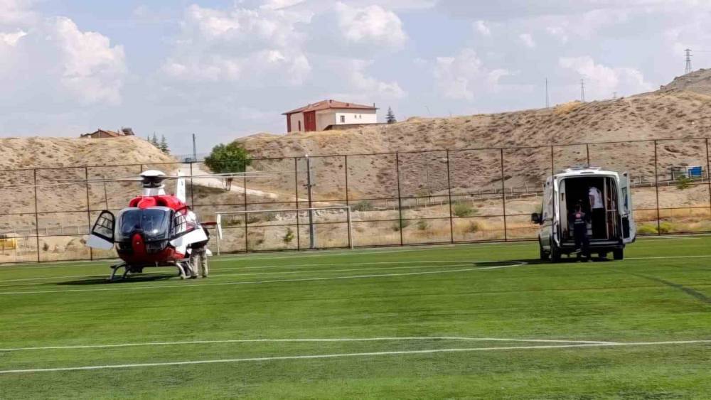 Kalp krizi ge&ccedil;iren hasta hava ambulansıyla Malatya&rsquo;ya sevk edildi
