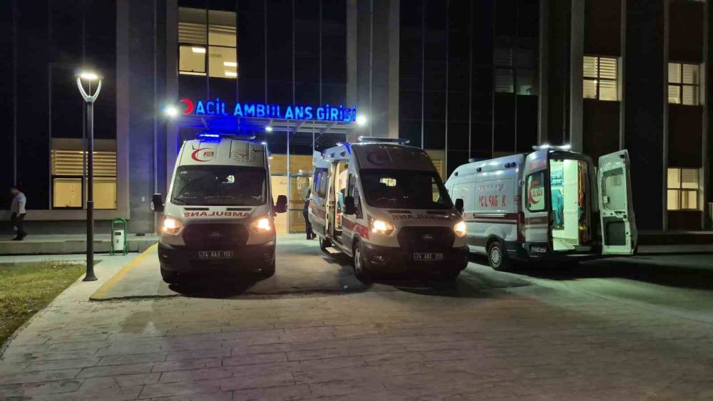 Bartın&rsquo;da patpat devrildi: 8 yaralı
