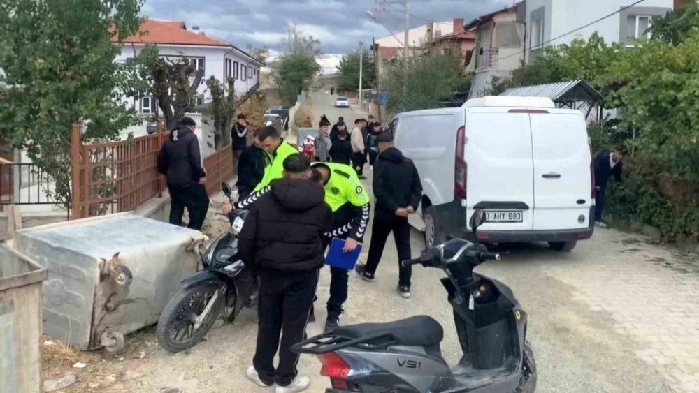 Emet&rsquo;te okul &ccedil;evrelerinde sıkı denetim: Kuralsız motosikletler &ccedil;ekildi
