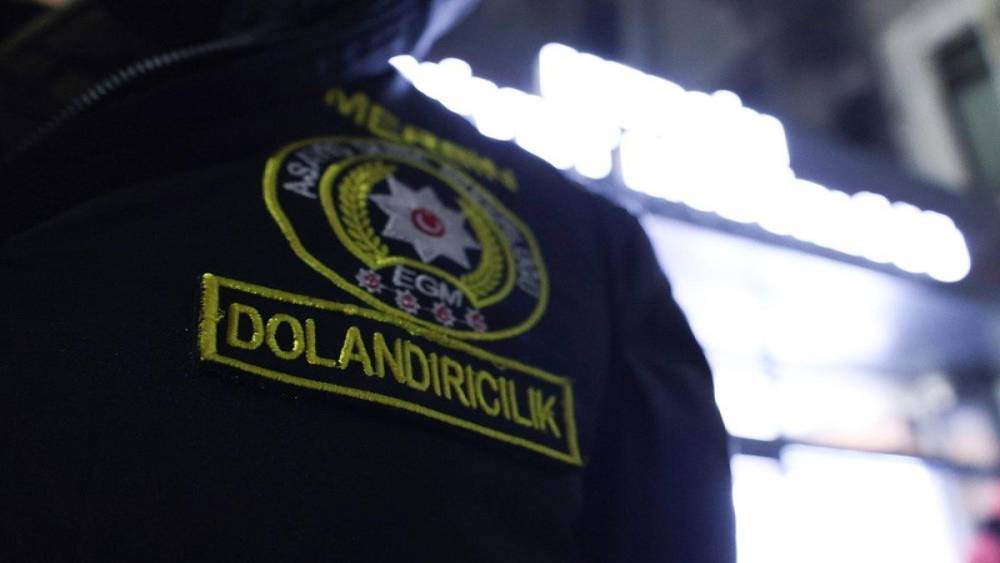 Korkutup 435 bin TL dolandırdılar: Ger&ccedil;ek polise yakalanan 4 ş&uuml;pheli tutuklandı
