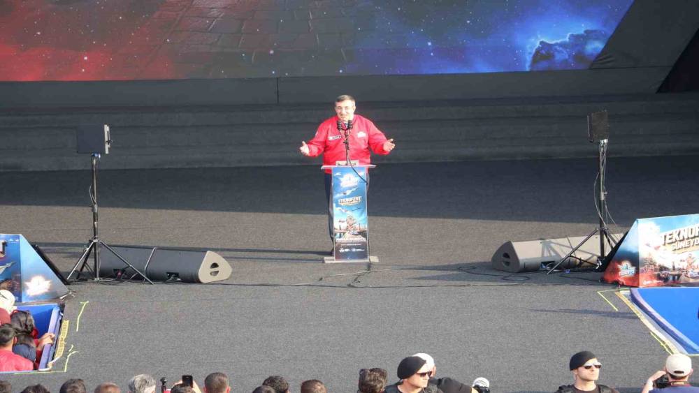 Cumhurbaşkanı Yardımcısı Yılmaz: "Gen&ccedil;lerimiz artık ter&ouml;rden bahsetmiyor, birlikte nasıl teknolojiyi geliştireceğinden bahsediyorlar"
