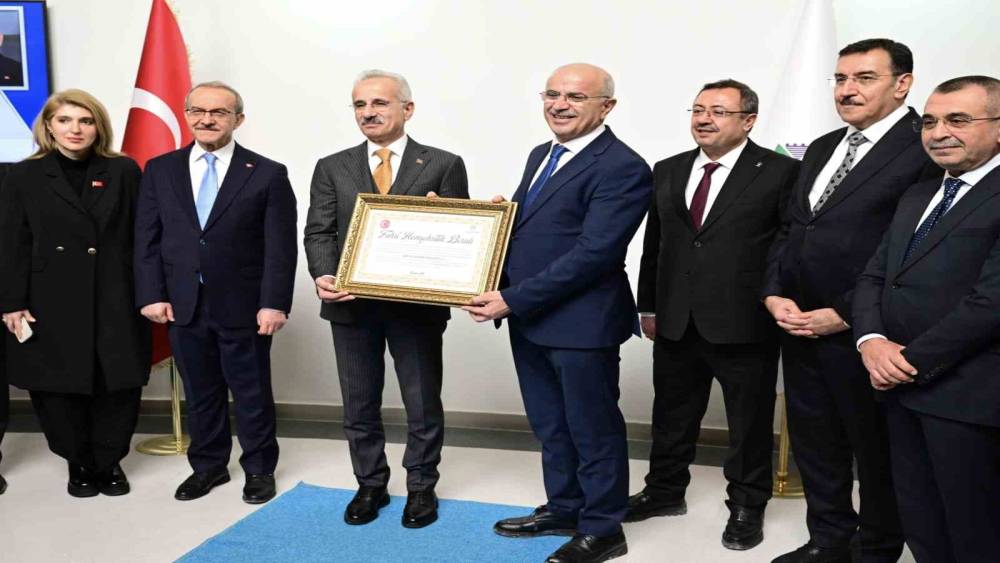 Başkan Er&rsquo;den Bakan Uraloğlu&rsquo;na "Fahri Hemşehrilik Beratı"
