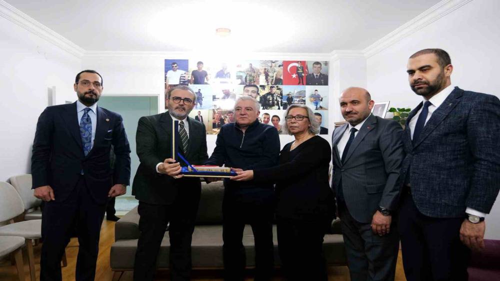 AK Parti MKYK &Uuml;yesi &Uuml;nal, şehit ailesinin misafiri oldu
