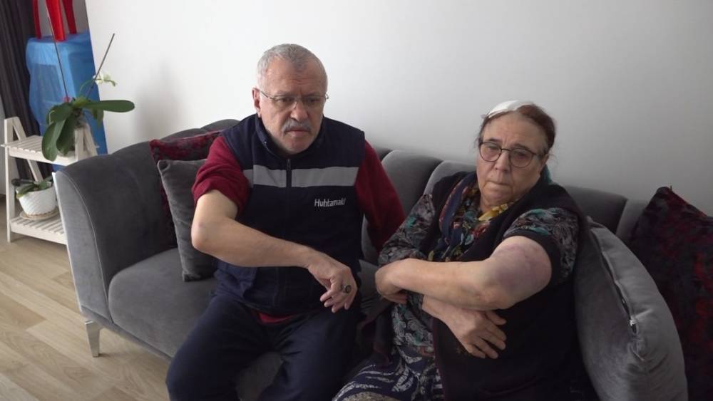 Esenyurt&rsquo;ta komşu dehşeti: Gen&ccedil; adam yaşlı &ccedil;ifti sopayla darp etti
